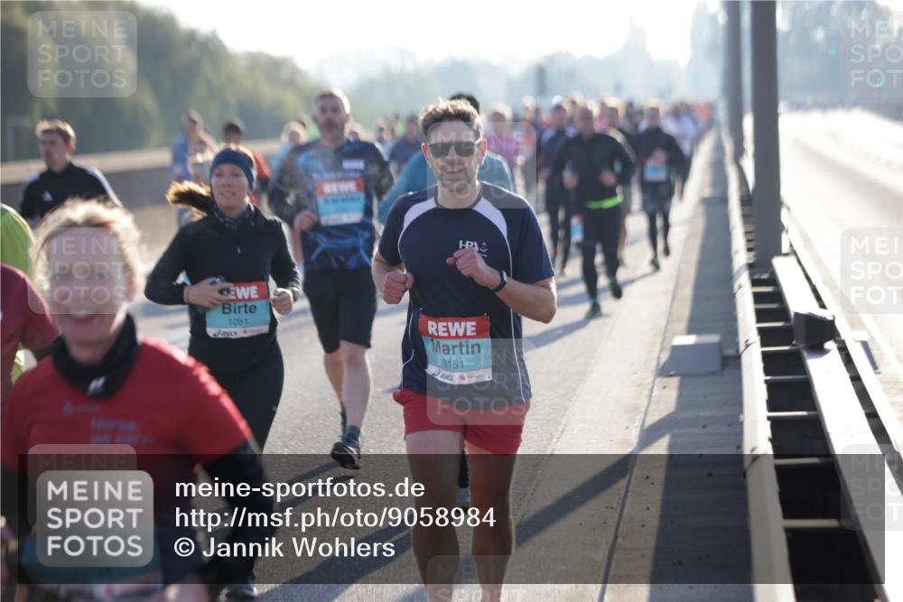 03.10.2025 - Köhlbrandbrückenlauf Jannik Wohlers http://msf.ph/oto/9058984 03.10.2025 09:22:00 Position 3 1051, 3151 meine-sportfotos.de