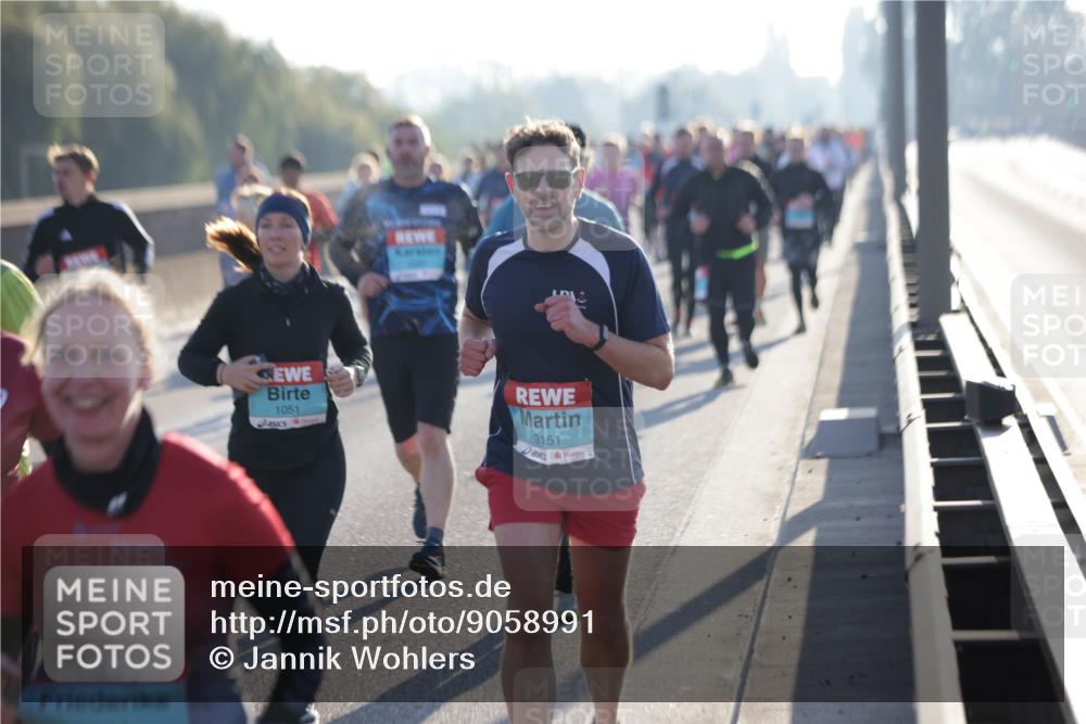 03.10.2025 - Köhlbrandbrückenlauf Jannik Wohlers http://msf.ph/oto/9058991 03.10.2025 09:22:00 Position 3 1051, 3151 meine-sportfotos.de