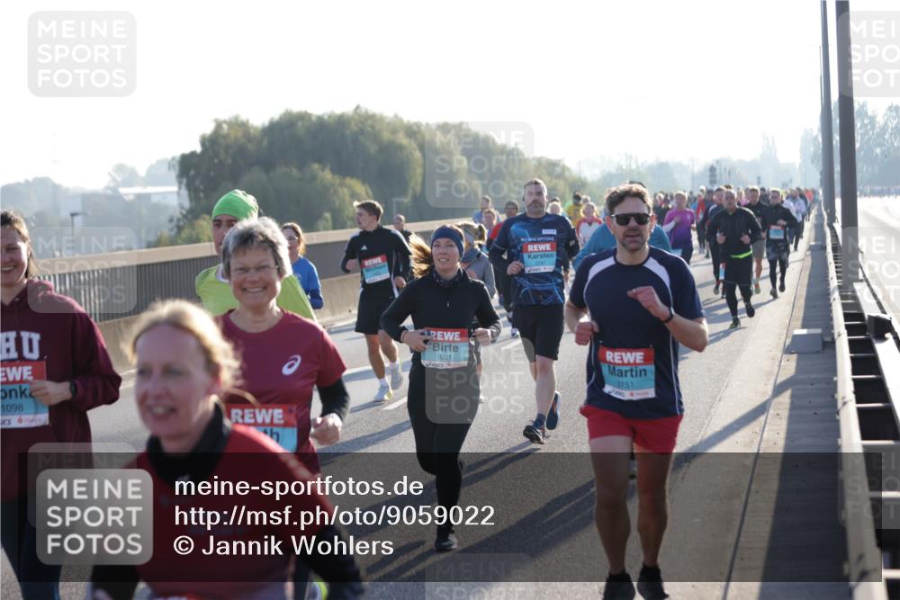 03.10.2025 - Köhlbrandbrückenlauf Jannik Wohlers http://msf.ph/oto/9059022 03.10.2025 09:22:01 Position 3 1098, 1051, 3151 meine-sportfotos.de
