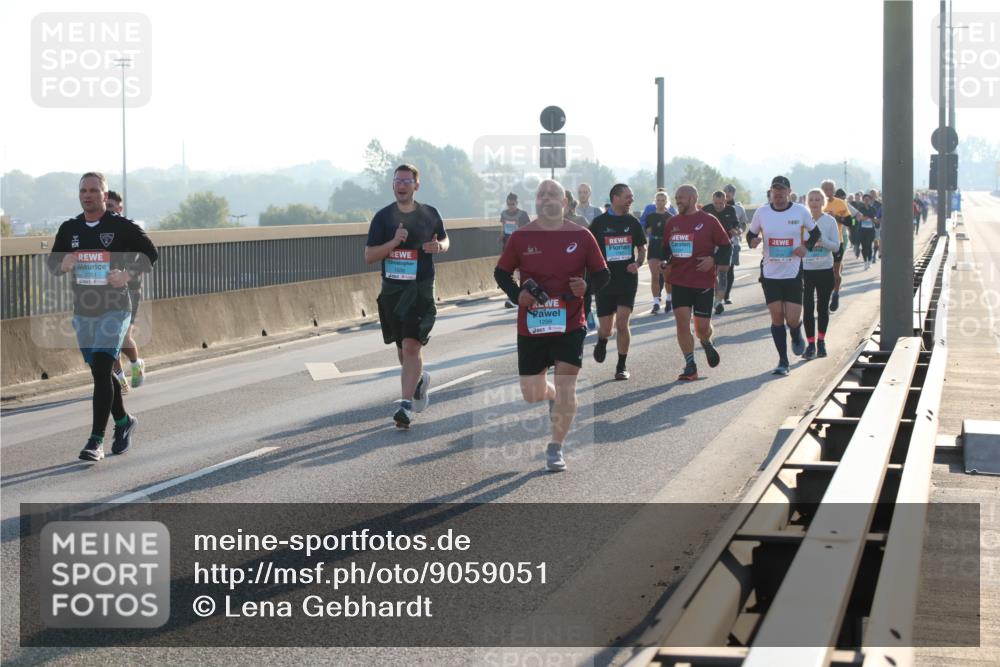 03.10.2025 - Köhlbrandbrückenlauf Lena Gebhardt http://msf.ph/oto/9059051 03.10.2025 09:18:41 Position 1 2761, 1299 meine-sportfotos.de