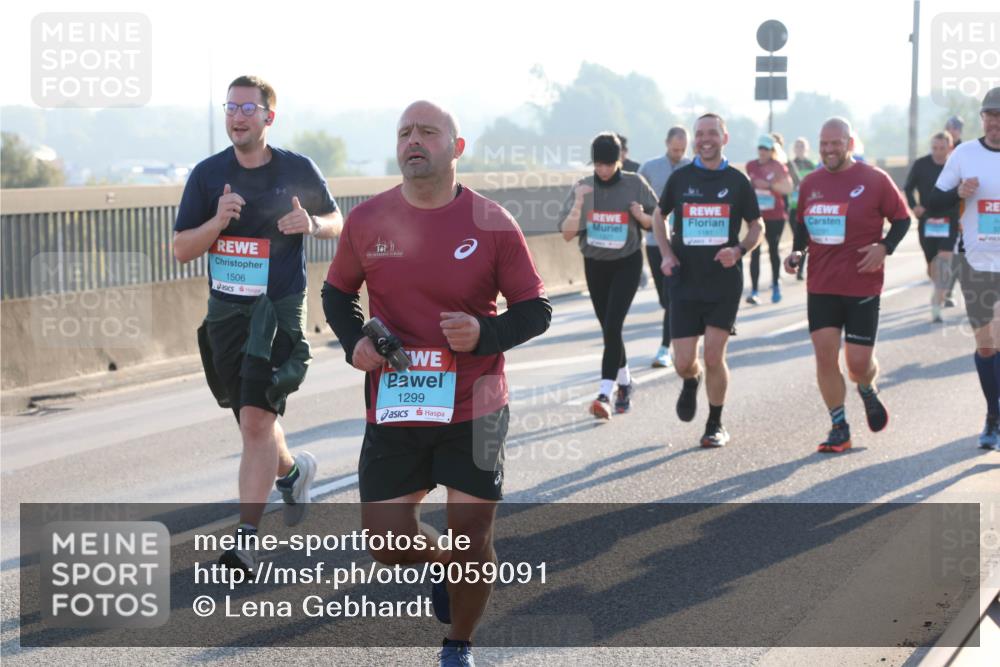 03.10.2025 - Köhlbrandbrückenlauf Lena Gebhardt http://msf.ph/oto/9059091 03.10.2025 09:18:42 Position 1 1506, 1299 meine-sportfotos.de