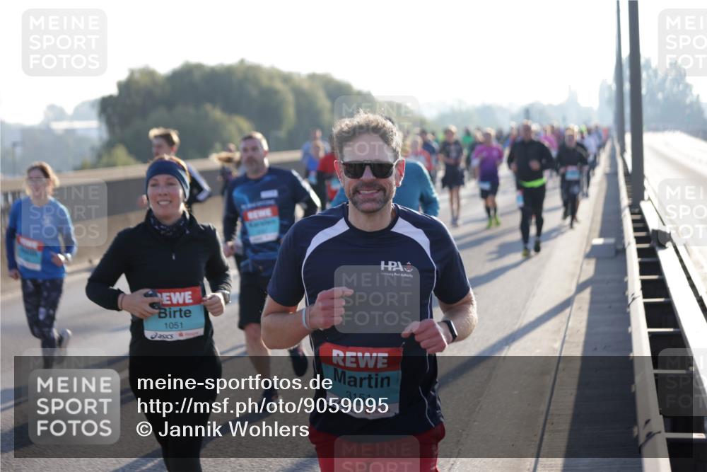 03.10.2025 - Köhlbrandbrückenlauf Jannik Wohlers http://msf.ph/oto/9059095 03.10.2025 09:22:02 Position 3 1051, 3151 meine-sportfotos.de