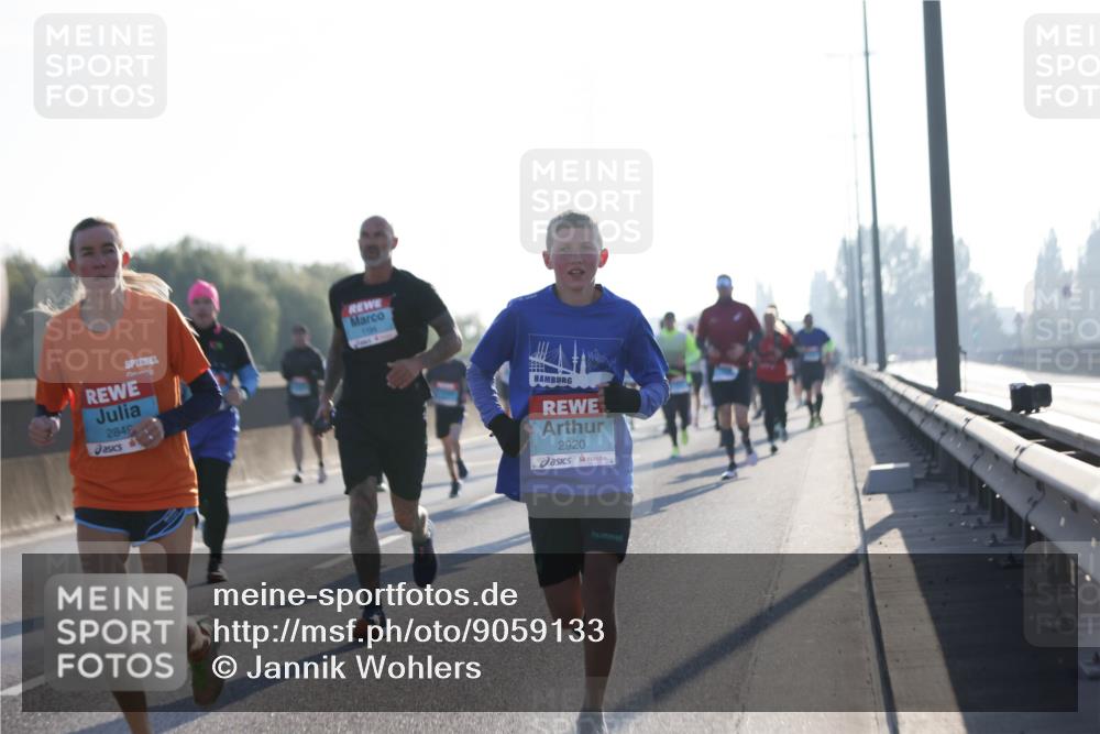 03.10.2025 - Köhlbrandbrückenlauf Jannik Wohlers http://msf.ph/oto/9059133 03.10.2025 09:14:16 Position 3 1194, 2849, 2920 meine-sportfotos.de