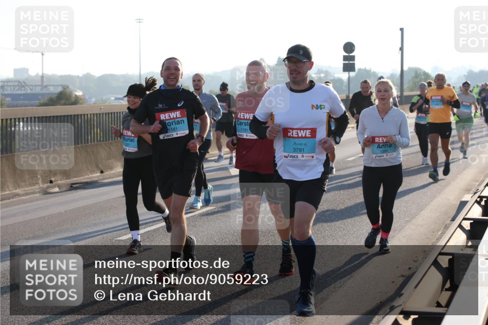 03.10.2025 - Köhlbrandbrückenlauf Lena Gebhardt http://msf.ph/oto/9059223 03.10.2025 09:18:44 Position 1 1181, 1227, 1191, 3791, 1395 meine-sportfotos.de