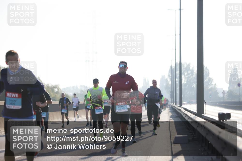 03.10.2025 - Köhlbrandbrückenlauf Jannik Wohlers http://msf.ph/oto/9059227 03.10.2025 09:14:19 Position 3 4506, 3118 meine-sportfotos.de