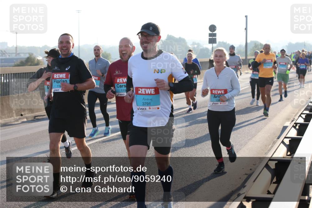 03.10.2025 - Köhlbrandbrückenlauf Lena Gebhardt http://msf.ph/oto/9059240 03.10.2025 09:18:45 Position 1 118, 119, 3791, 139 meine-sportfotos.de