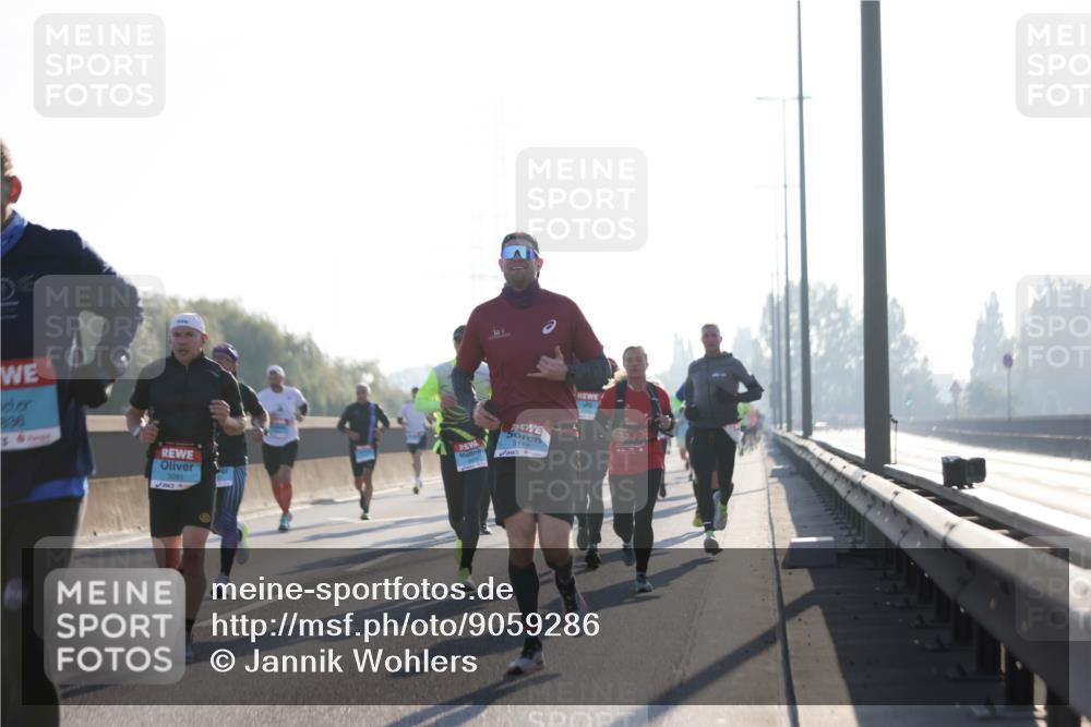03.10.2025 - Köhlbrandbrückenlauf Jannik Wohlers http://msf.ph/oto/9059286 03.10.2025 09:14:20 Position 3 236, 3091, 3118 meine-sportfotos.de
