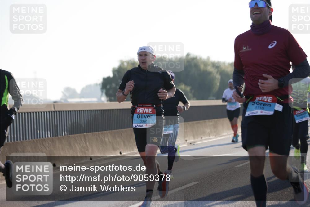 03.10.2025 - Köhlbrandbrückenlauf Jannik Wohlers http://msf.ph/oto/9059378 03.10.2025 09:14:21 Position 3 3091, 3087, 3118 meine-sportfotos.de