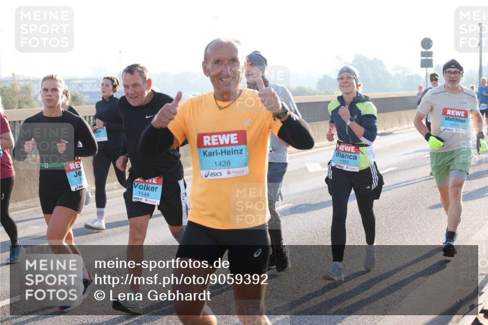 03.10.2025 - Köhlbrandbrückenlauf Lena Gebhardt http://msf.ph/oto/9059392 03.10.2025 09:18:48 Position 1 0, 1149, 1428, 1377, 1776 meine-sportfotos.de