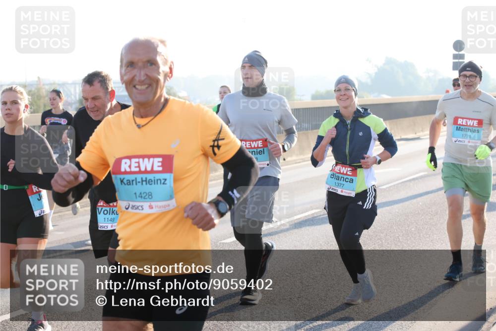 03.10.2025 - Köhlbrandbrückenlauf Lena Gebhardt http://msf.ph/oto/9059402 03.10.2025 09:18:48 Position 1 0, 1149, 1428, 1377, 1776 meine-sportfotos.de