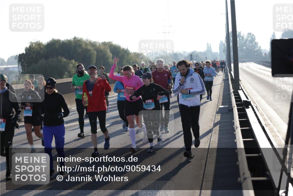 03.10.2025 - Köhlbrandbrückenlauf Jannik Wohlers http://msf.ph/oto/9059434 03.10.2025 09:22:15 Position 3 2476, 2114, 10 meine-sportfotos.de