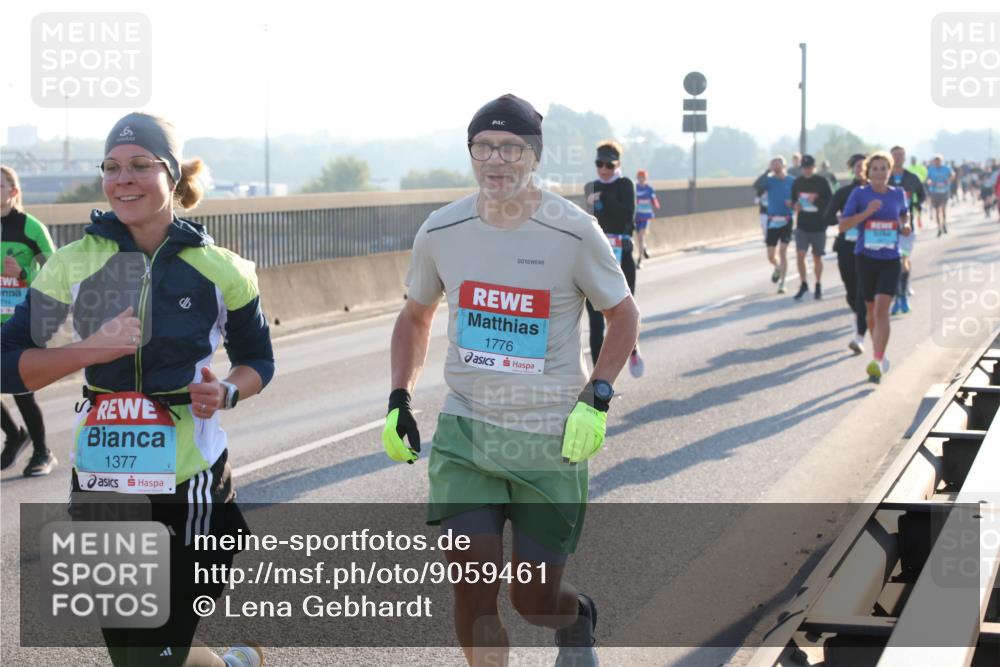03.10.2025 - Köhlbrandbrückenlauf Lena Gebhardt http://msf.ph/oto/9059461 03.10.2025 09:18:49 Position 1 714, 1377, 1776 meine-sportfotos.de