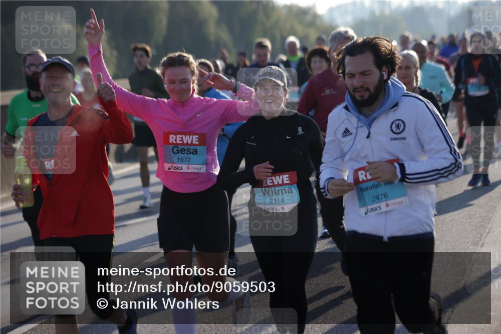 03.10.2025 - Köhlbrandbrückenlauf Jannik Wohlers http://msf.ph/oto/9059503 03.10.2025 09:22:16 Position 3 1977, 2114, 2476 meine-sportfotos.de