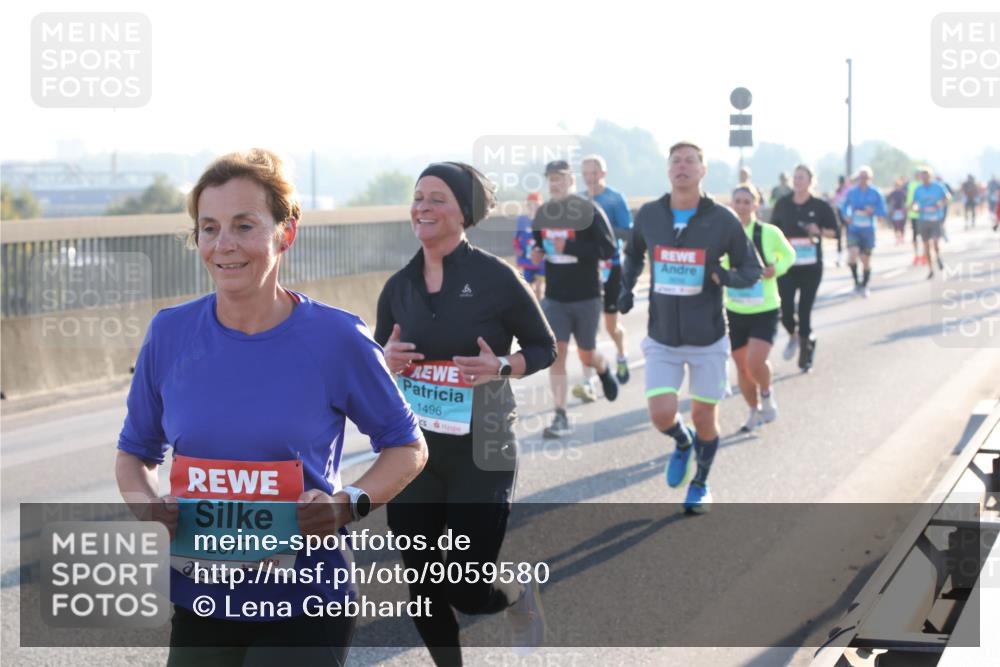 03.10.2025 - Köhlbrandbrückenlauf Lena Gebhardt http://msf.ph/oto/9059580 03.10.2025 09:18:53 Position 1 2677, 1496 meine-sportfotos.de