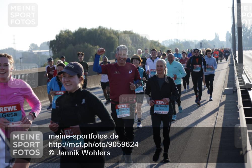 03.10.2025 - Köhlbrandbrückenlauf Jannik Wohlers http://msf.ph/oto/9059624 03.10.2025 09:22:18 Position 3 977, 2114, 2119, 1687, 2435 meine-sportfotos.de