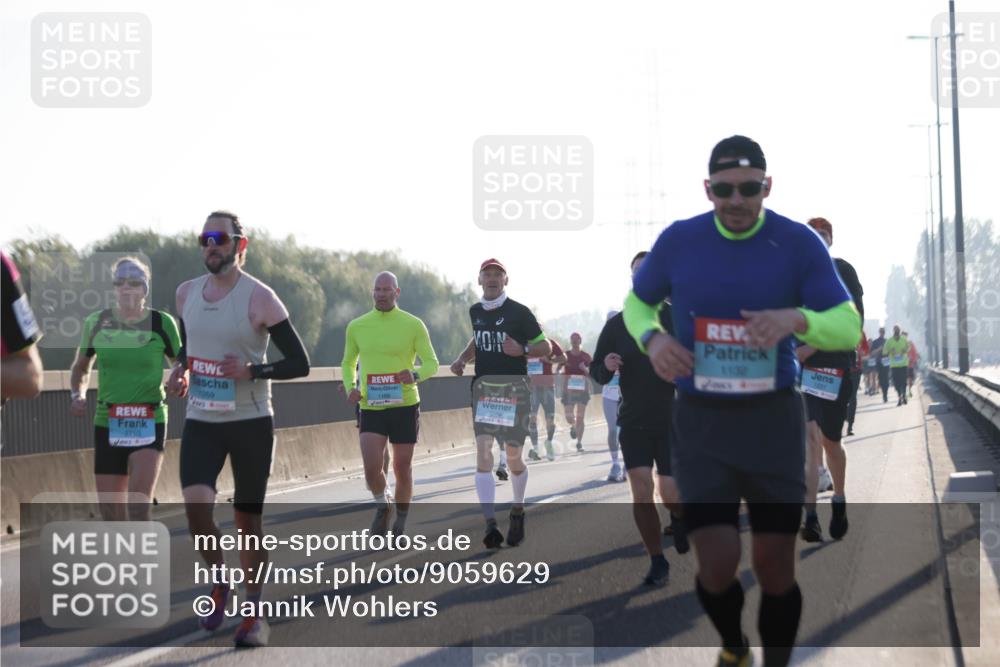 03.10.2025 - Köhlbrandbrückenlauf Jannik Wohlers http://msf.ph/oto/9059629 03.10.2025 09:14:26 Position 3 2710, 1269, 1132 meine-sportfotos.de