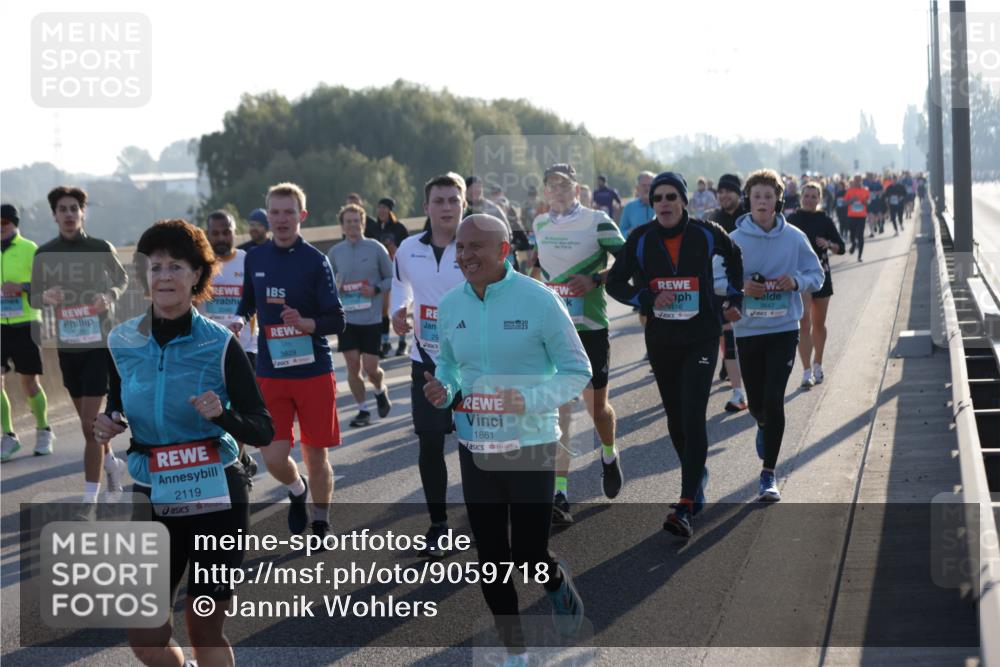 03.10.2025 - Köhlbrandbrückenlauf Jannik Wohlers http://msf.ph/oto/9059718 03.10.2025 09:22:20 Position 3 2119, 3829, 20, 29, 1861, 3647, 116 meine-sportfotos.de