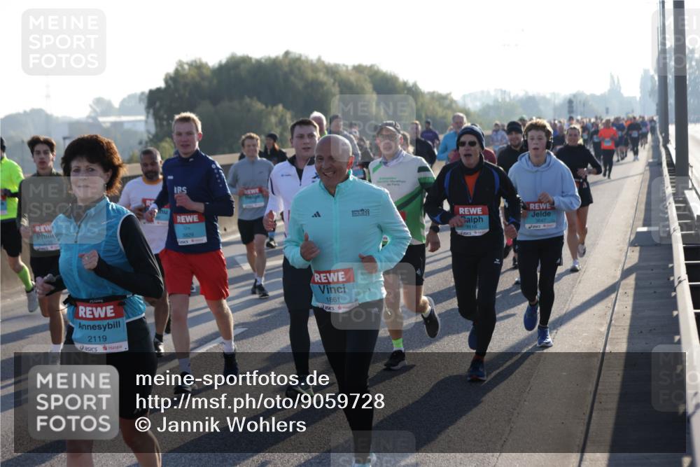 03.10.2025 - Köhlbrandbrückenlauf Jannik Wohlers http://msf.ph/oto/9059728 03.10.2025 09:22:20 Position 3 2119, 3829, 1861, 20, 3116, 3647 meine-sportfotos.de