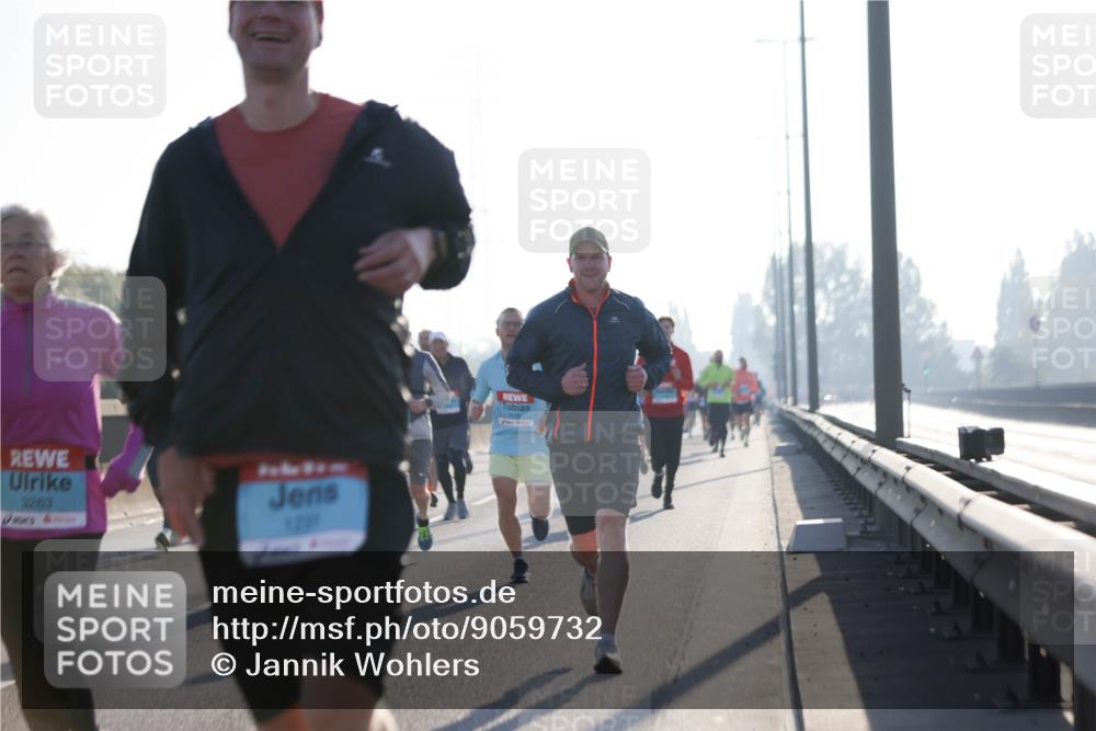 03.10.2025 - Köhlbrandbrückenlauf Jannik Wohlers http://msf.ph/oto/9059732 03.10.2025 09:14:29 Position 3 3263, 1622, 1291 meine-sportfotos.de