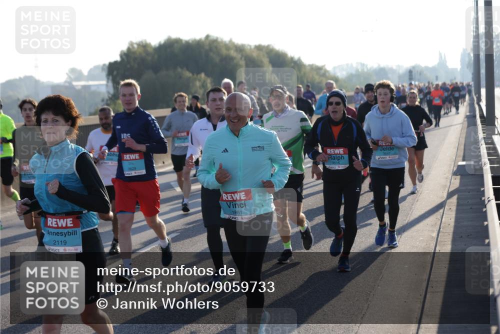 03.10.2025 - Köhlbrandbrückenlauf Jannik Wohlers http://msf.ph/oto/9059733 03.10.2025 09:22:20 Position 3 2119, 3829, 1861, 3647, 3116 meine-sportfotos.de