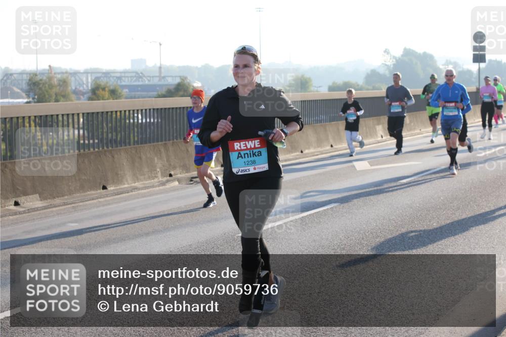 03.10.2025 - Köhlbrandbrückenlauf Lena Gebhardt http://msf.ph/oto/9059736 03.10.2025 09:18:56 Position 1 1238 meine-sportfotos.de