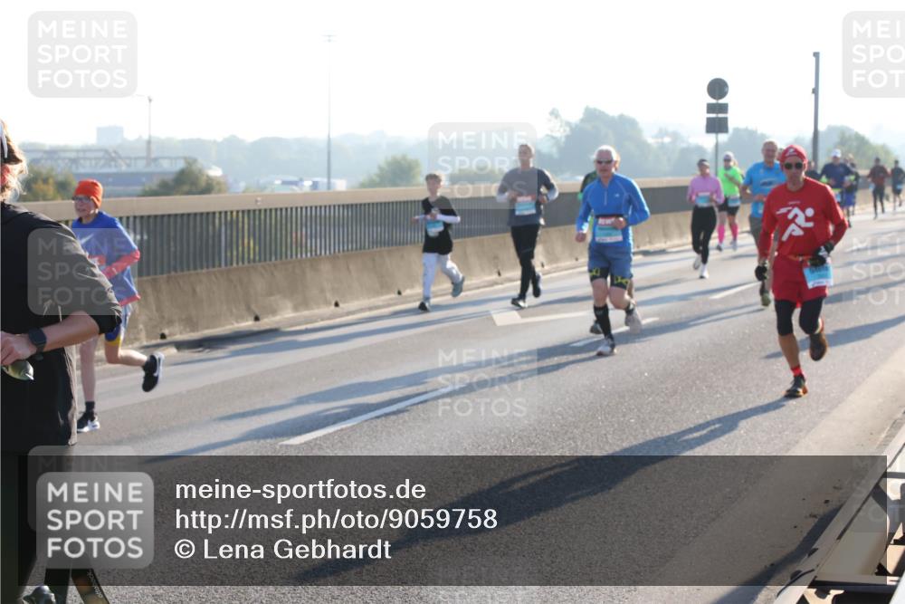 03.10.2025 - Köhlbrandbrückenlauf Lena Gebhardt http://msf.ph/oto/9059758 03.10.2025 09:18:57 Position 1  meine-sportfotos.de