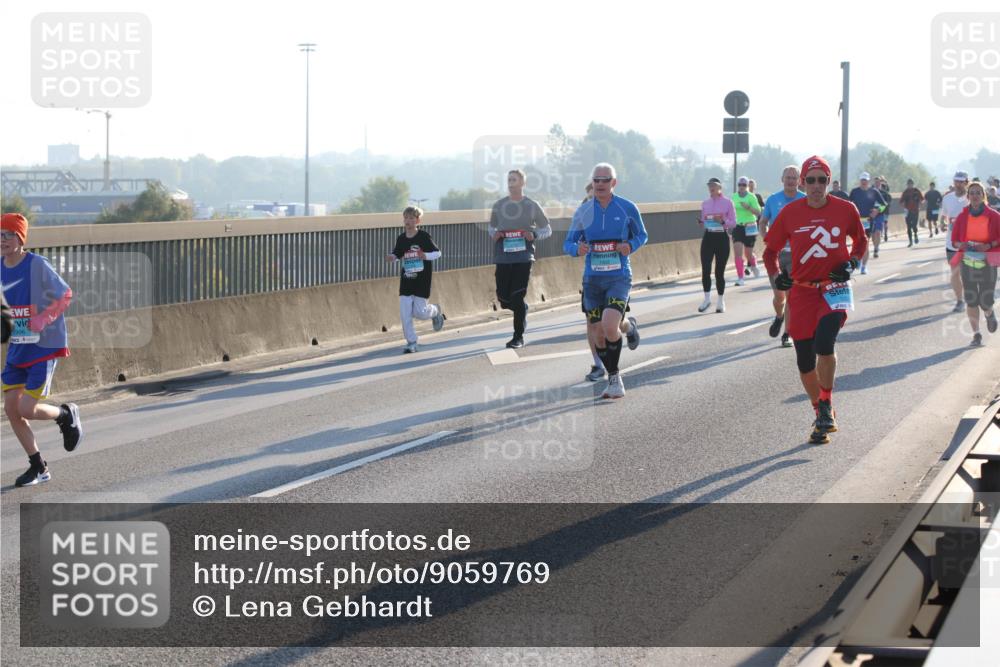 03.10.2025 - Köhlbrandbrückenlauf Lena Gebhardt http://msf.ph/oto/9059769 03.10.2025 09:18:57 Position 1  meine-sportfotos.de