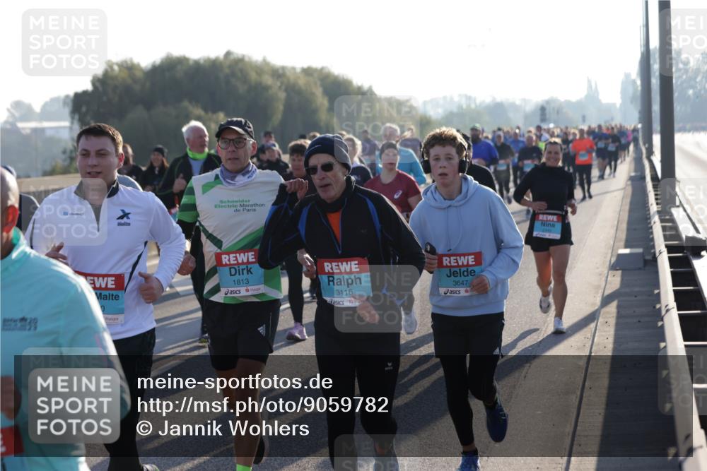 03.10.2025 - Köhlbrandbrückenlauf Jannik Wohlers http://msf.ph/oto/9059782 03.10.2025 09:22:21 Position 3 39, 1813, 3116, 3647 meine-sportfotos.de