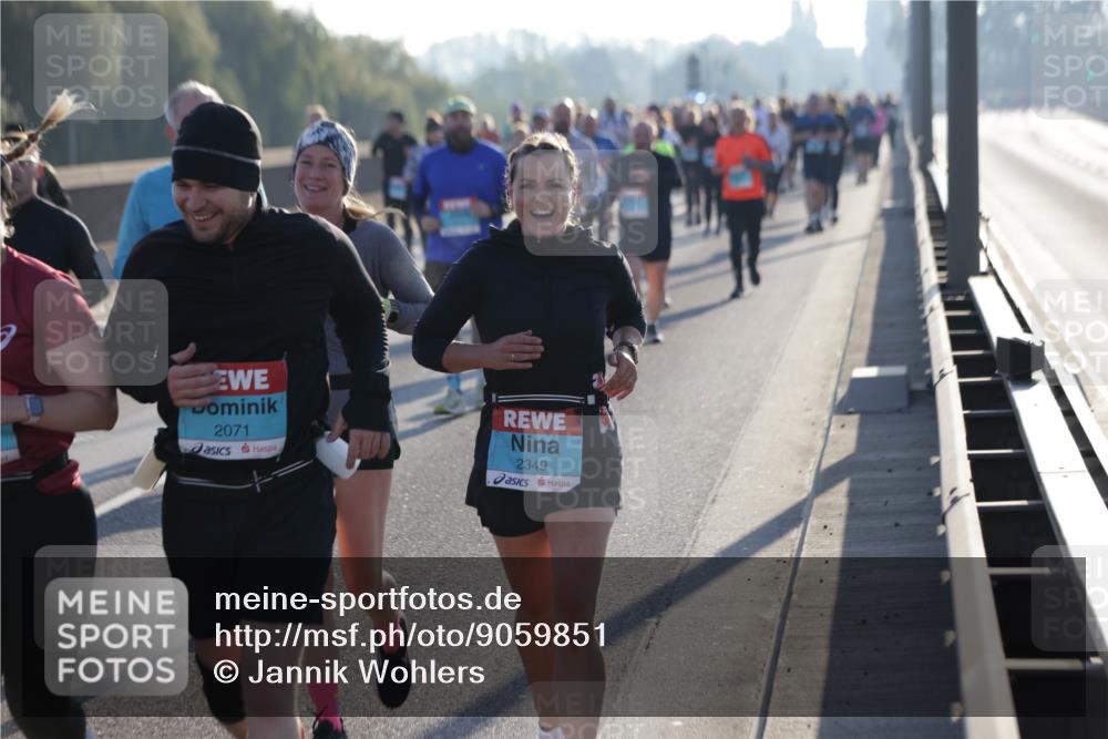 03.10.2025 - Köhlbrandbrückenlauf Jannik Wohlers http://msf.ph/oto/9059851 03.10.2025 09:22:23 Position 3 2071, 2349 meine-sportfotos.de