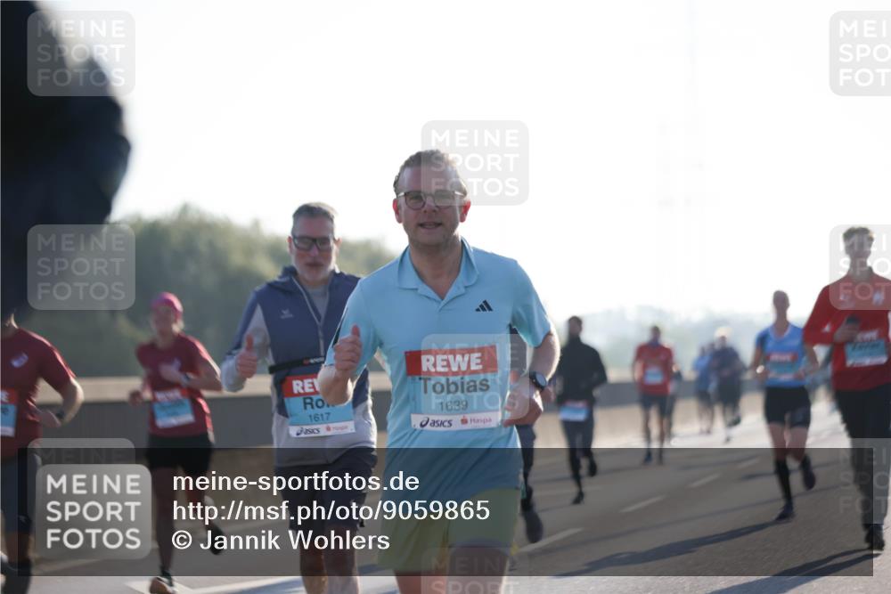 03.10.2025 - Köhlbrandbrückenlauf Jannik Wohlers http://msf.ph/oto/9059865 03.10.2025 09:14:32 Position 3 1617, 1639 meine-sportfotos.de