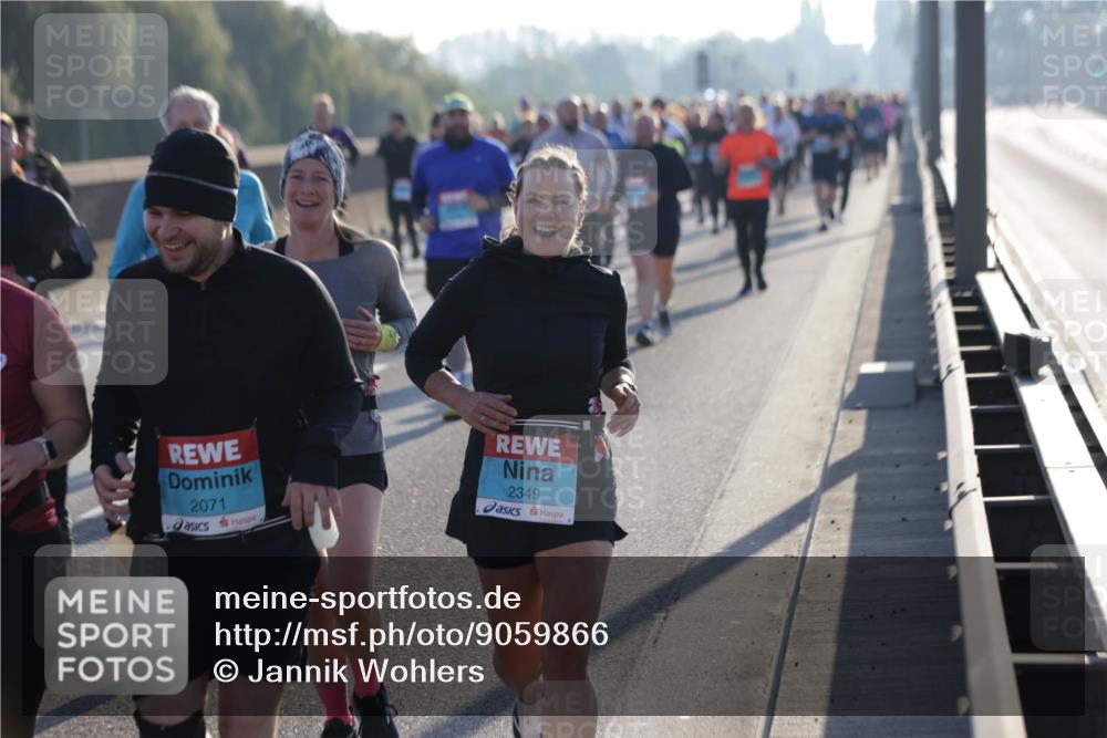 03.10.2025 - Köhlbrandbrückenlauf Jannik Wohlers http://msf.ph/oto/9059866 03.10.2025 09:22:23 Position 3 2071, 2349 meine-sportfotos.de