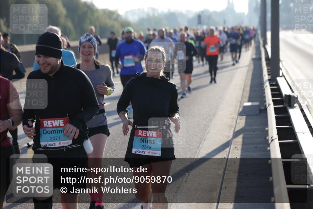 03.10.2025 - Köhlbrandbrückenlauf Jannik Wohlers http://msf.ph/oto/9059870 03.10.2025 09:22:23 Position 3 2071, 2349 meine-sportfotos.de