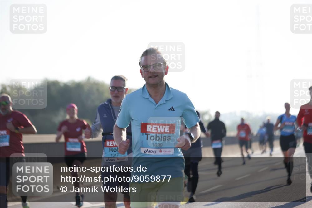 03.10.2025 - Köhlbrandbrückenlauf Jannik Wohlers http://msf.ph/oto/9059877 03.10.2025 09:14:32 Position 3 1617, 1639 meine-sportfotos.de