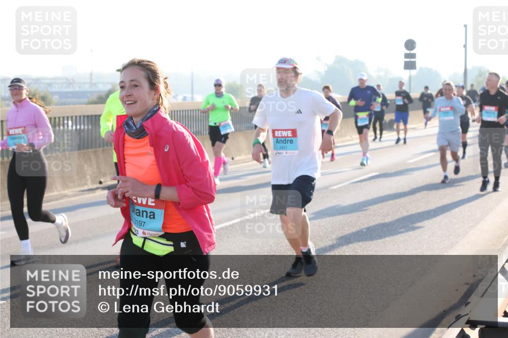 03.10.2025 - Köhlbrandbrückenlauf Lena Gebhardt http://msf.ph/oto/9059931 03.10.2025 09:19:03 Position 1 3197, 3481 meine-sportfotos.de