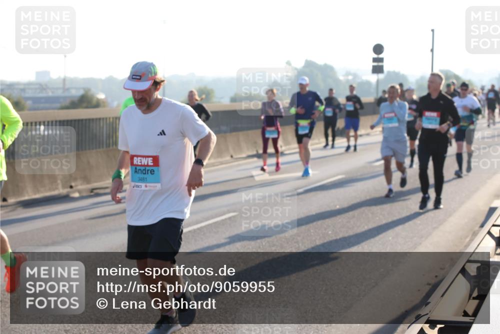 03.10.2025 - Köhlbrandbrückenlauf Lena Gebhardt http://msf.ph/oto/9059955 03.10.2025 09:19:04 Position 1 3481 meine-sportfotos.de