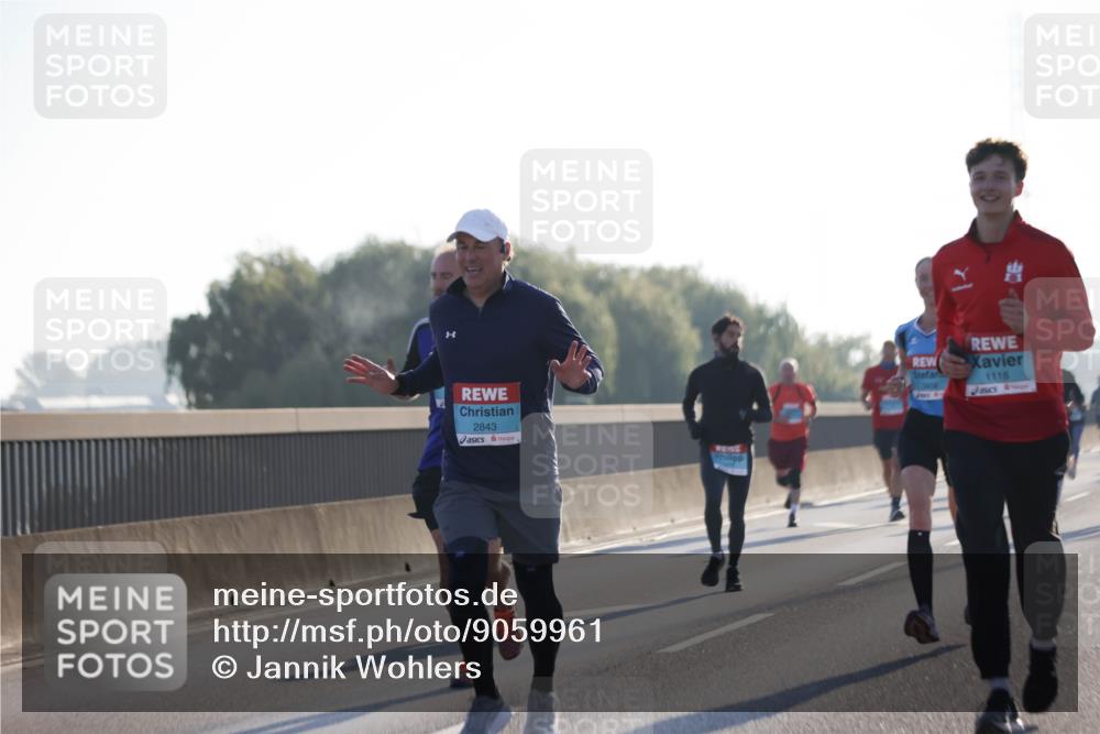 03.10.2025 - Köhlbrandbrückenlauf Jannik Wohlers http://msf.ph/oto/9059961 03.10.2025 09:14:34 Position 3 2843, 1118 meine-sportfotos.de
