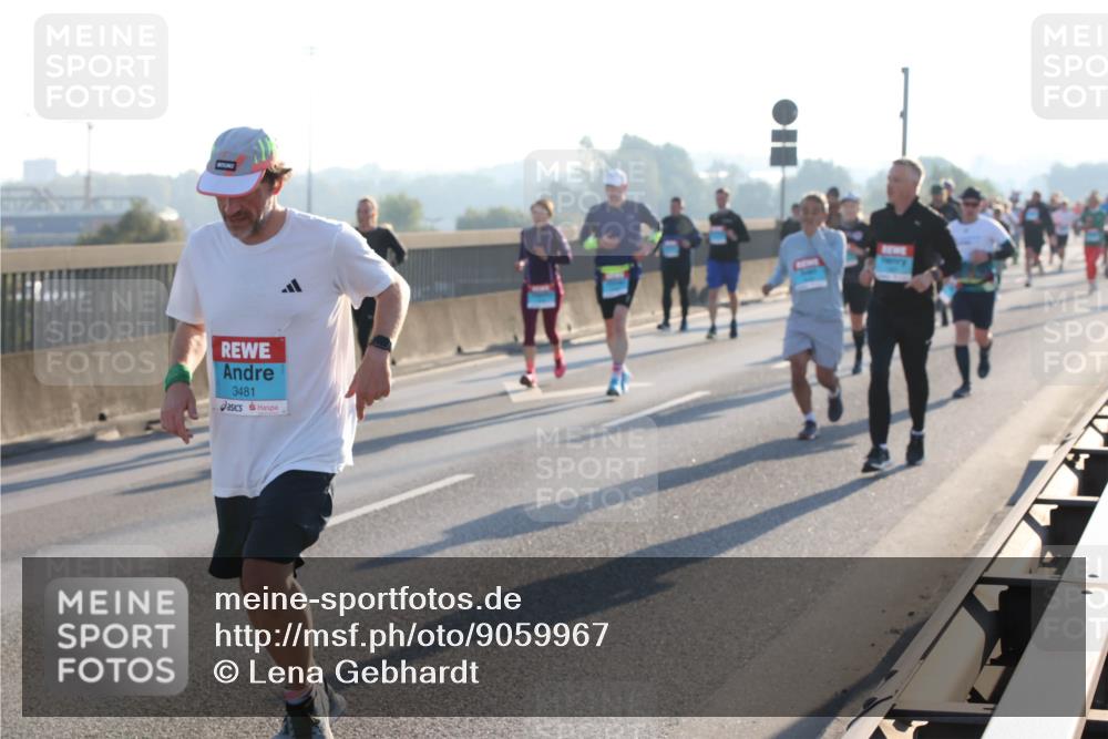 03.10.2025 - Köhlbrandbrückenlauf Lena Gebhardt http://msf.ph/oto/9059967 03.10.2025 09:19:04 Position 1 3481 meine-sportfotos.de