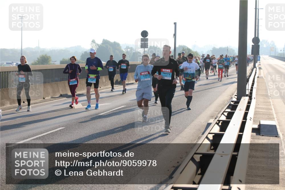 03.10.2025 - Köhlbrandbrückenlauf Lena Gebhardt http://msf.ph/oto/9059978 03.10.2025 09:19:04 Position 1 1397 meine-sportfotos.de