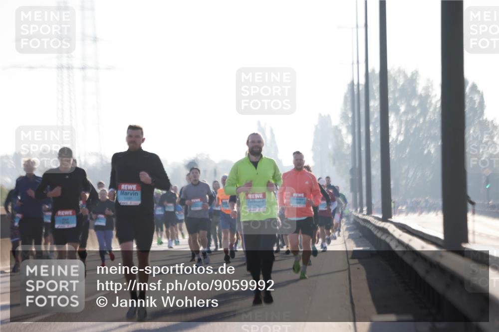 03.10.2025 - Köhlbrandbrückenlauf Jannik Wohlers http://msf.ph/oto/9059992 03.10.2025 09:14:36 Position 3 1197 meine-sportfotos.de