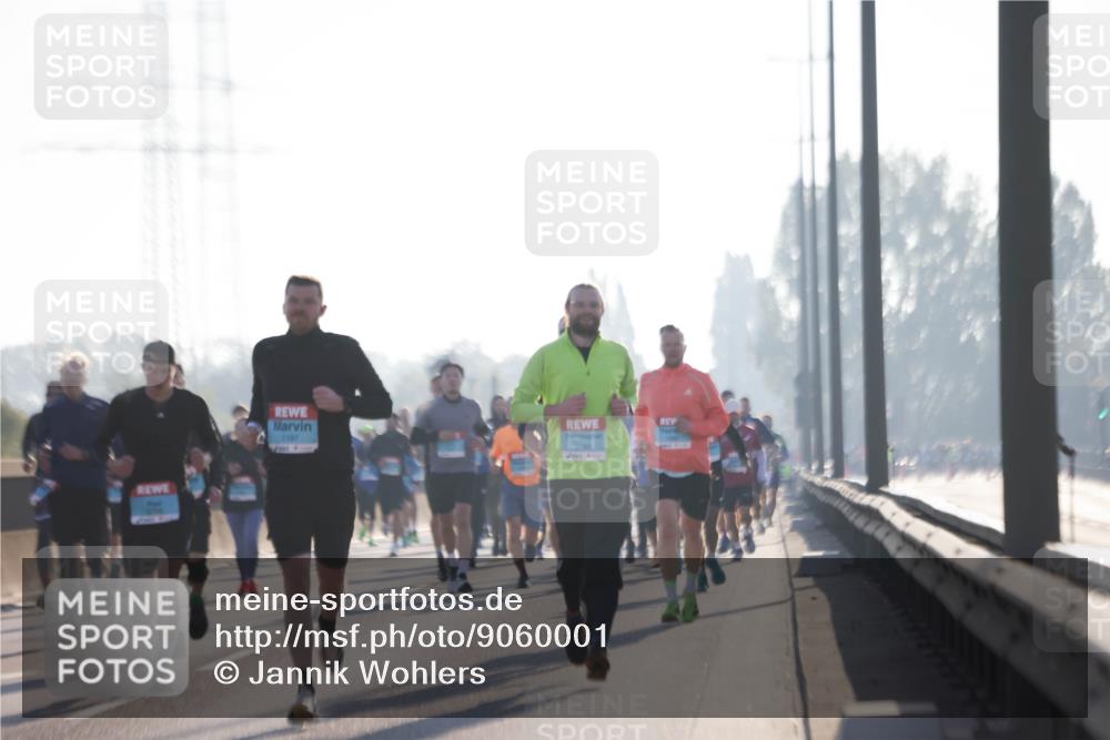 03.10.2025 - Köhlbrandbrückenlauf Jannik Wohlers http://msf.ph/oto/9060001 03.10.2025 09:14:36 Position 3 1197 meine-sportfotos.de