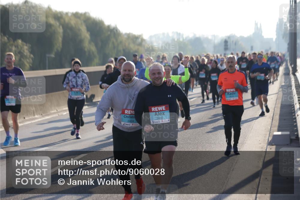 03.10.2025 - Köhlbrandbrückenlauf Jannik Wohlers http://msf.ph/oto/9060028 03.10.2025 09:22:28 Position 3 2424, 2460, 3576 meine-sportfotos.de