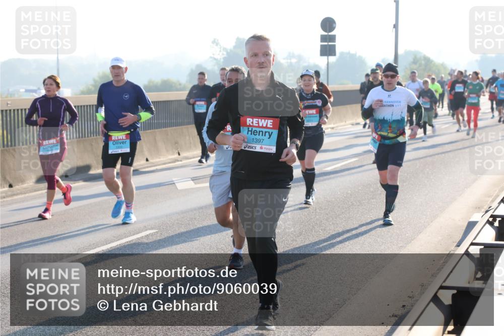 03.10.2025 - Köhlbrandbrückenlauf Lena Gebhardt http://msf.ph/oto/9060039 03.10.2025 09:19:05 Position 1 1397 meine-sportfotos.de