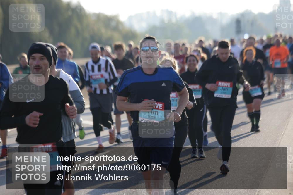 03.10.2025 - Köhlbrandbrückenlauf Jannik Wohlers http://msf.ph/oto/9060175 03.10.2025 09:22:33 Position 3 1877, 1655, 3395 meine-sportfotos.de