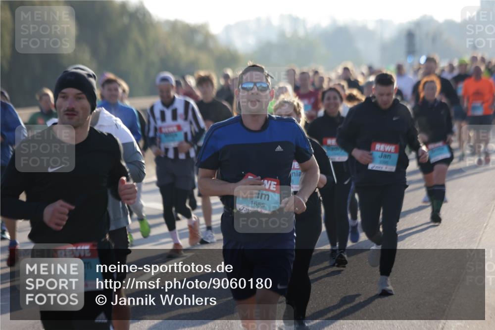 03.10.2025 - Köhlbrandbrückenlauf Jannik Wohlers http://msf.ph/oto/9060180 03.10.2025 09:22:33 Position 3 1877, 1655, 3395 meine-sportfotos.de
