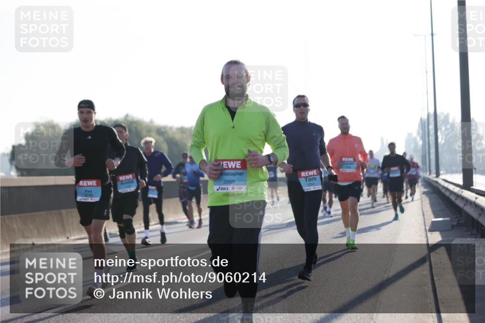 03.10.2025 - Köhlbrandbrückenlauf Jannik Wohlers http://msf.ph/oto/9060214 03.10.2025 09:14:42 Position 3 3749, 2889, 1054 meine-sportfotos.de