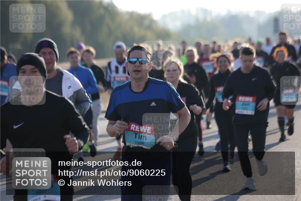 03.10.2025 - Köhlbrandbrückenlauf Jannik Wohlers http://msf.ph/oto/9060225 03.10.2025 09:22:33 Position 3 1877, 1655, 3395 meine-sportfotos.de