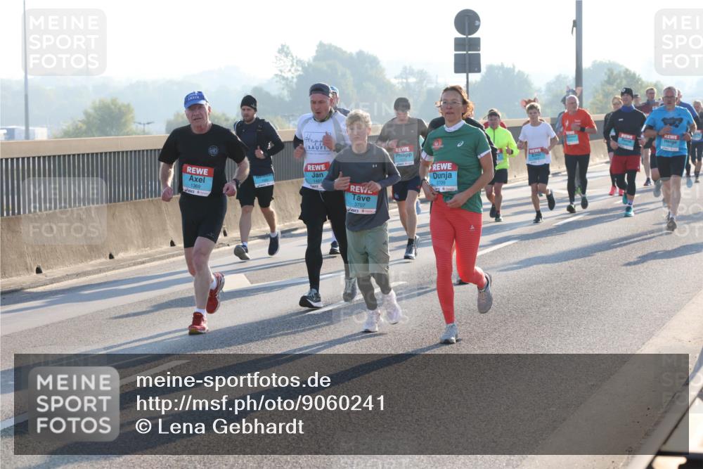 03.10.2025 - Köhlbrandbrückenlauf Lena Gebhardt http://msf.ph/oto/9060241 03.10.2025 09:19:11 Position 1 1369, 1491, 3707, 3709 meine-sportfotos.de