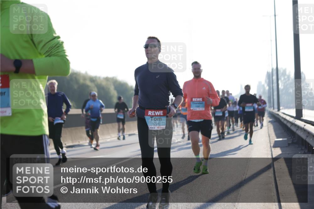 03.10.2025 - Köhlbrandbrückenlauf Jannik Wohlers http://msf.ph/oto/9060255 03.10.2025 09:14:43 Position 3 1054 meine-sportfotos.de
