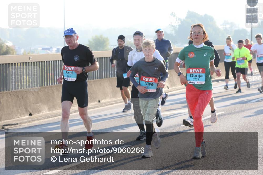 03.10.2025 - Köhlbrandbrückenlauf Lena Gebhardt http://msf.ph/oto/9060266 03.10.2025 09:19:12 Position 1 1369, 707, 3709 meine-sportfotos.de