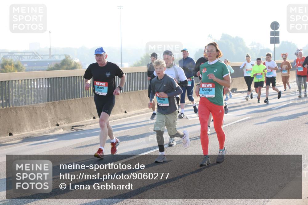 03.10.2025 - Köhlbrandbrückenlauf Lena Gebhardt http://msf.ph/oto/9060277 03.10.2025 09:19:12 Position 1 1369, 3707, 3709 meine-sportfotos.de